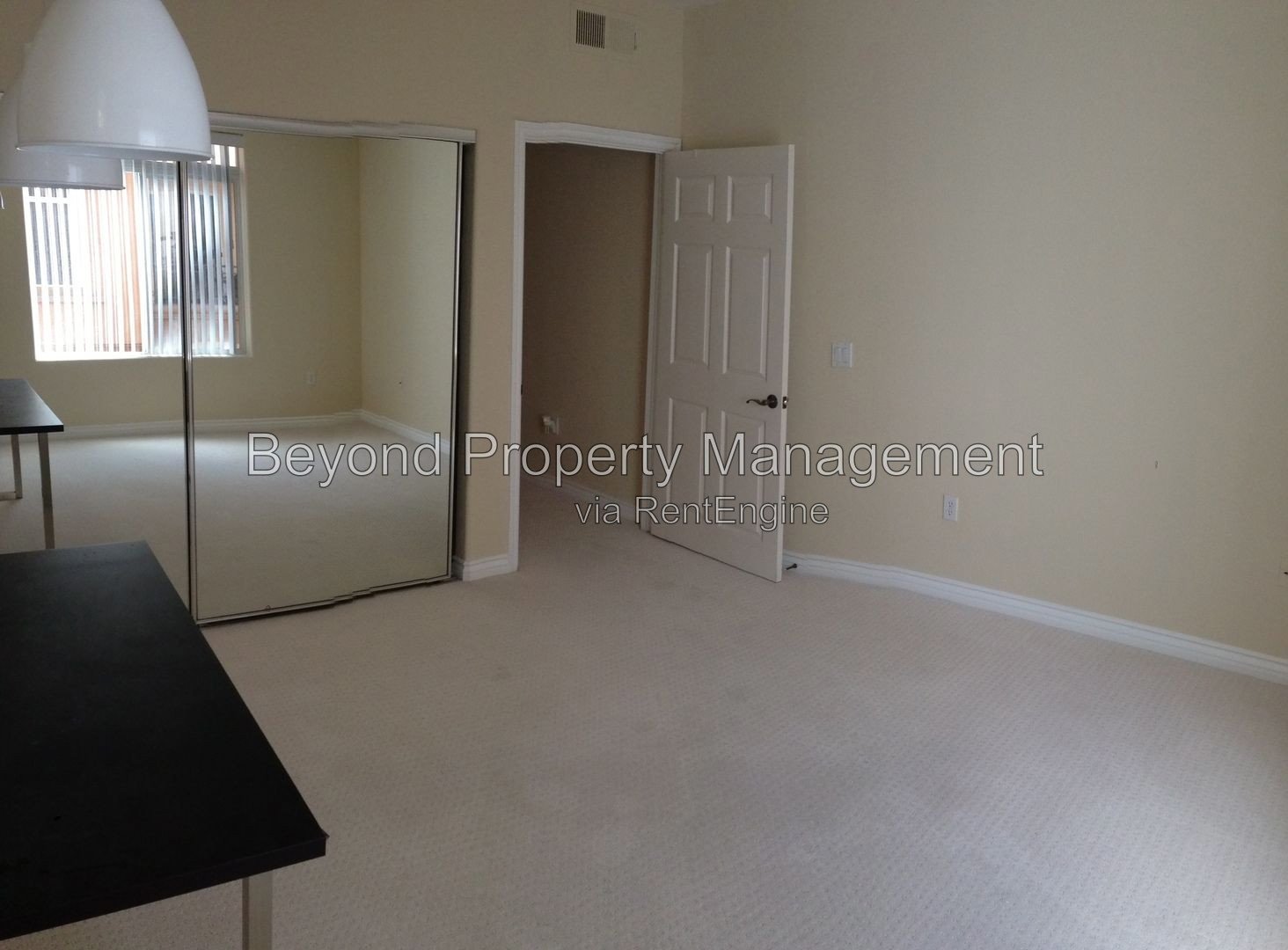*** STUNNING LA JOLLA CONDO!!! LOVELY UPGRADES! CENTRALLY LOCATED!! *** property image