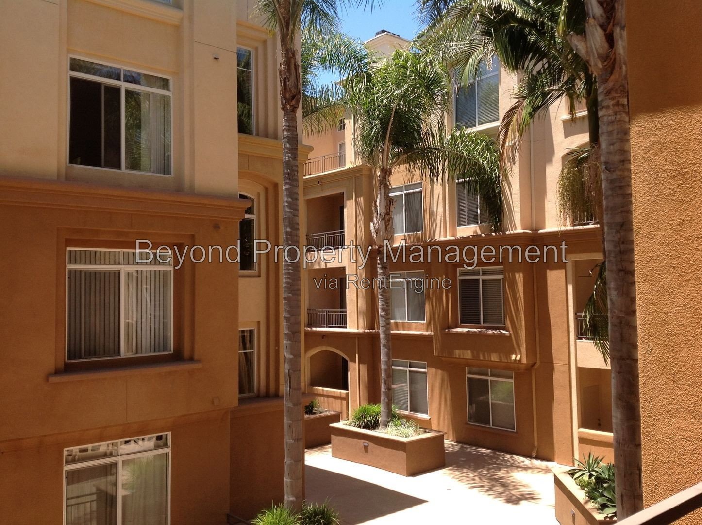 *** STUNNING LA JOLLA CONDO!!! LOVELY UPGRADES! CENTRALLY LOCATED!! *** property image