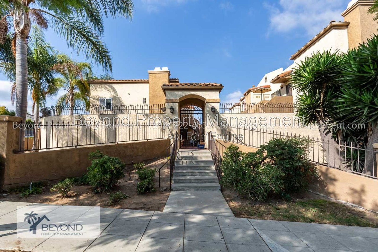 ***YOUR PERFECT DOWNTOWN 2 BED 2 BATH CONDO! MASTER BEDROOM ON GROUND FLOOR! CORNER UNIT! GATED COMMUNITY! ** property image
