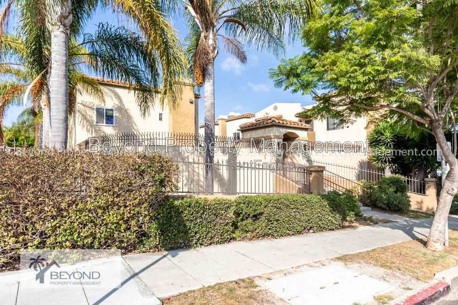***YOUR PERFECT DOWNTOWN 2 BED 2 BATH CONDO! MASTER BEDROOM ON GROUND FLOOR! CORNER UNIT! GATED COMMUNITY! ** property image