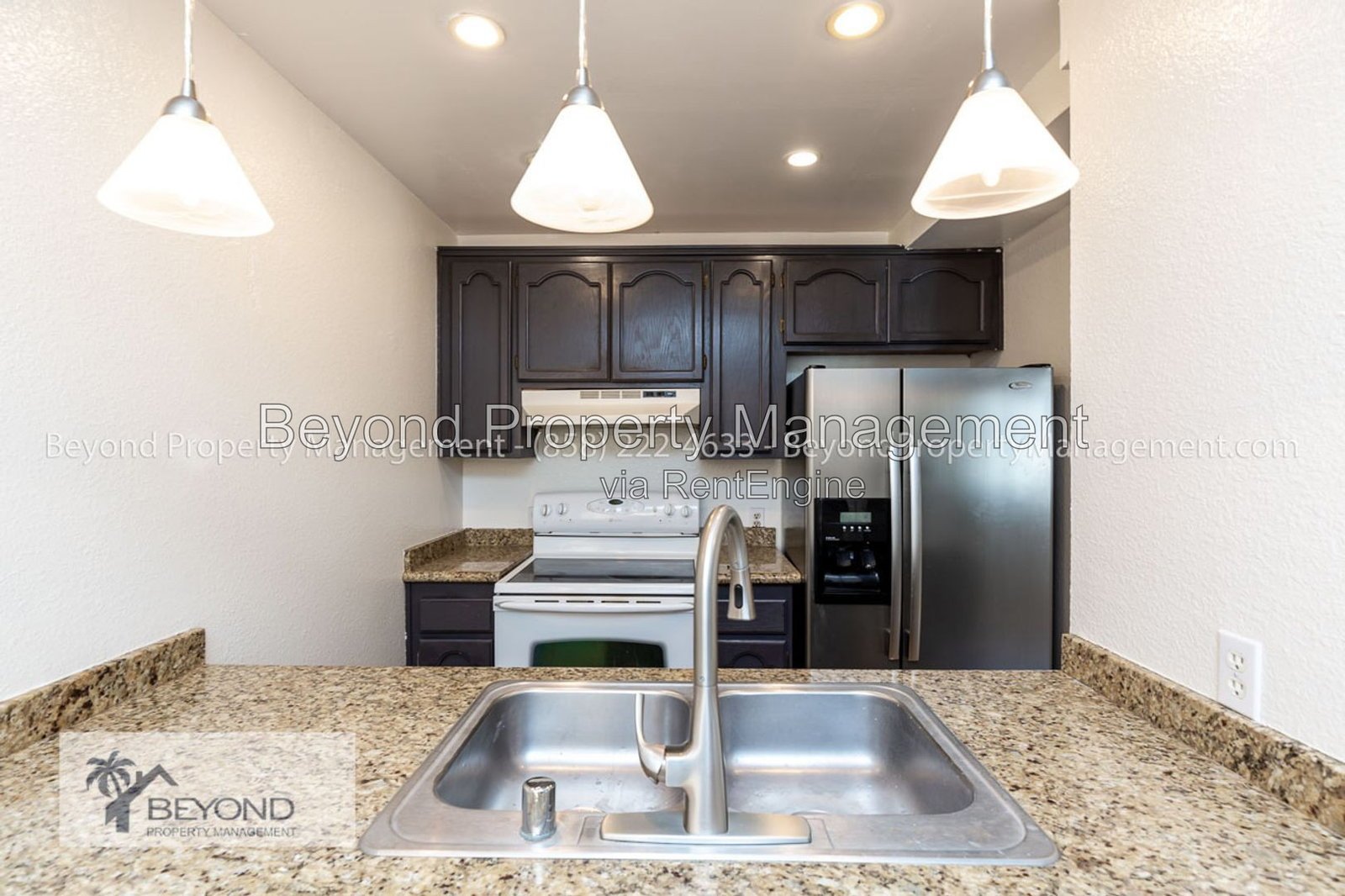 ***YOUR PERFECT DOWNTOWN 2 BED 2 BATH CONDO! MASTER BEDROOM ON GROUND FLOOR! CORNER UNIT! GATED COMMUNITY! ** property image