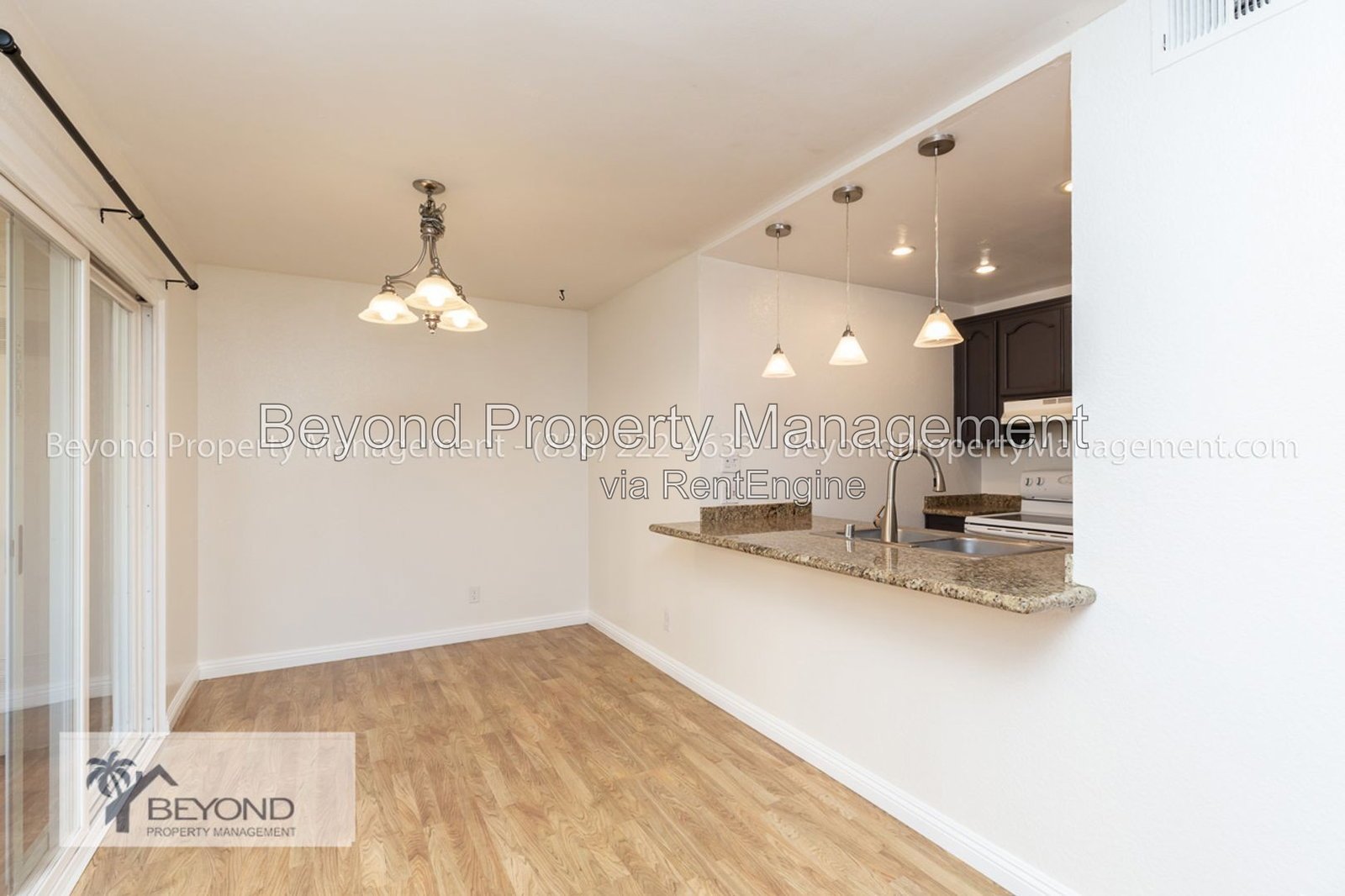 ***YOUR PERFECT DOWNTOWN 2 BED 2 BATH CONDO! MASTER BEDROOM ON GROUND FLOOR! CORNER UNIT! GATED COMMUNITY! ** property image