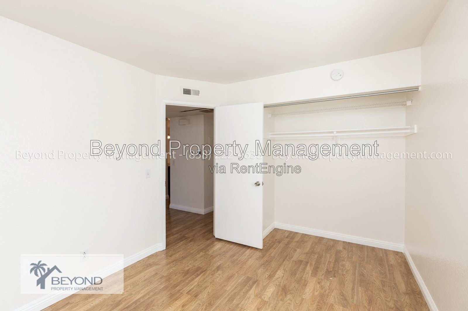 ***YOUR PERFECT DOWNTOWN 2 BED 2 BATH CONDO! MASTER BEDROOM ON GROUND FLOOR! CORNER UNIT! GATED COMMUNITY! ** property image
