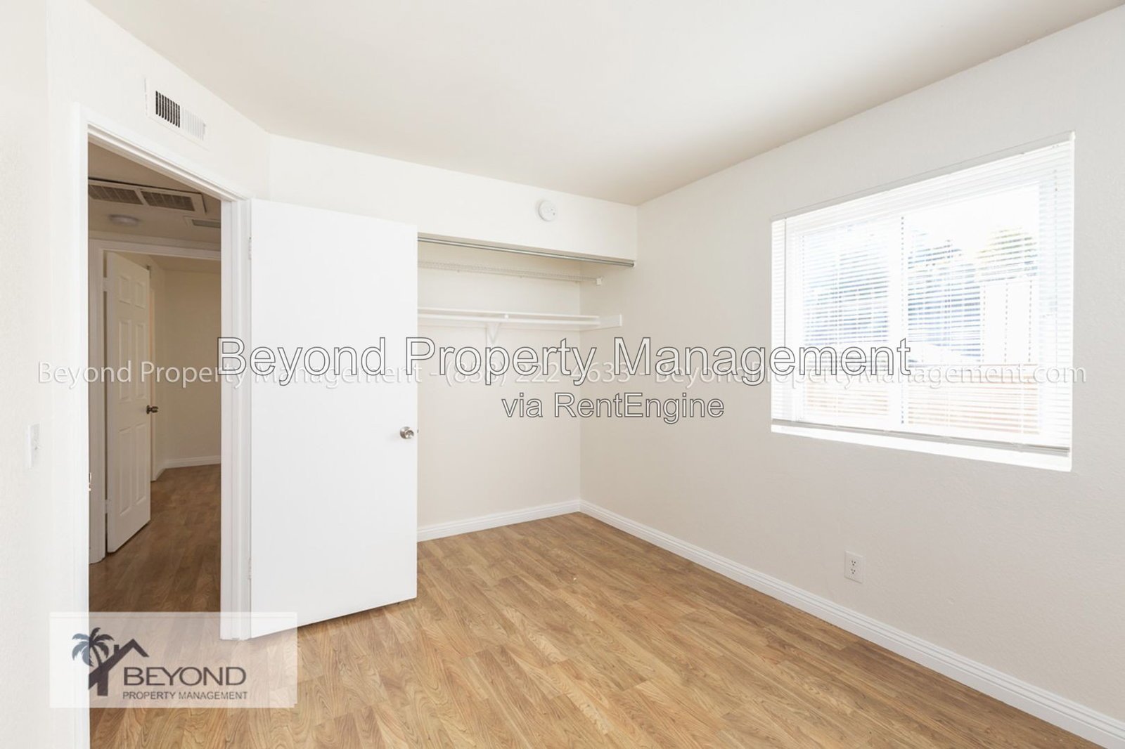 ***YOUR PERFECT DOWNTOWN 2 BED 2 BATH CONDO! MASTER BEDROOM ON GROUND FLOOR! CORNER UNIT! GATED COMMUNITY! ** property image