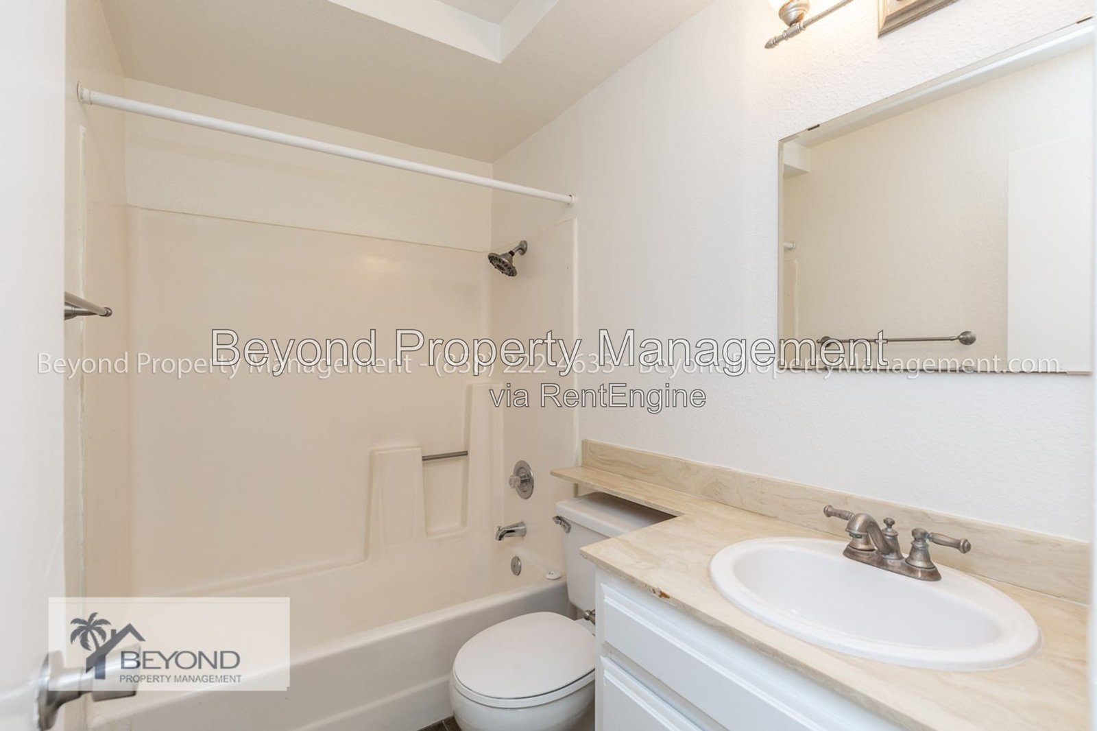 ***YOUR PERFECT DOWNTOWN 2 BED 2 BATH CONDO! MASTER BEDROOM ON GROUND FLOOR! CORNER UNIT! GATED COMMUNITY! ** property image