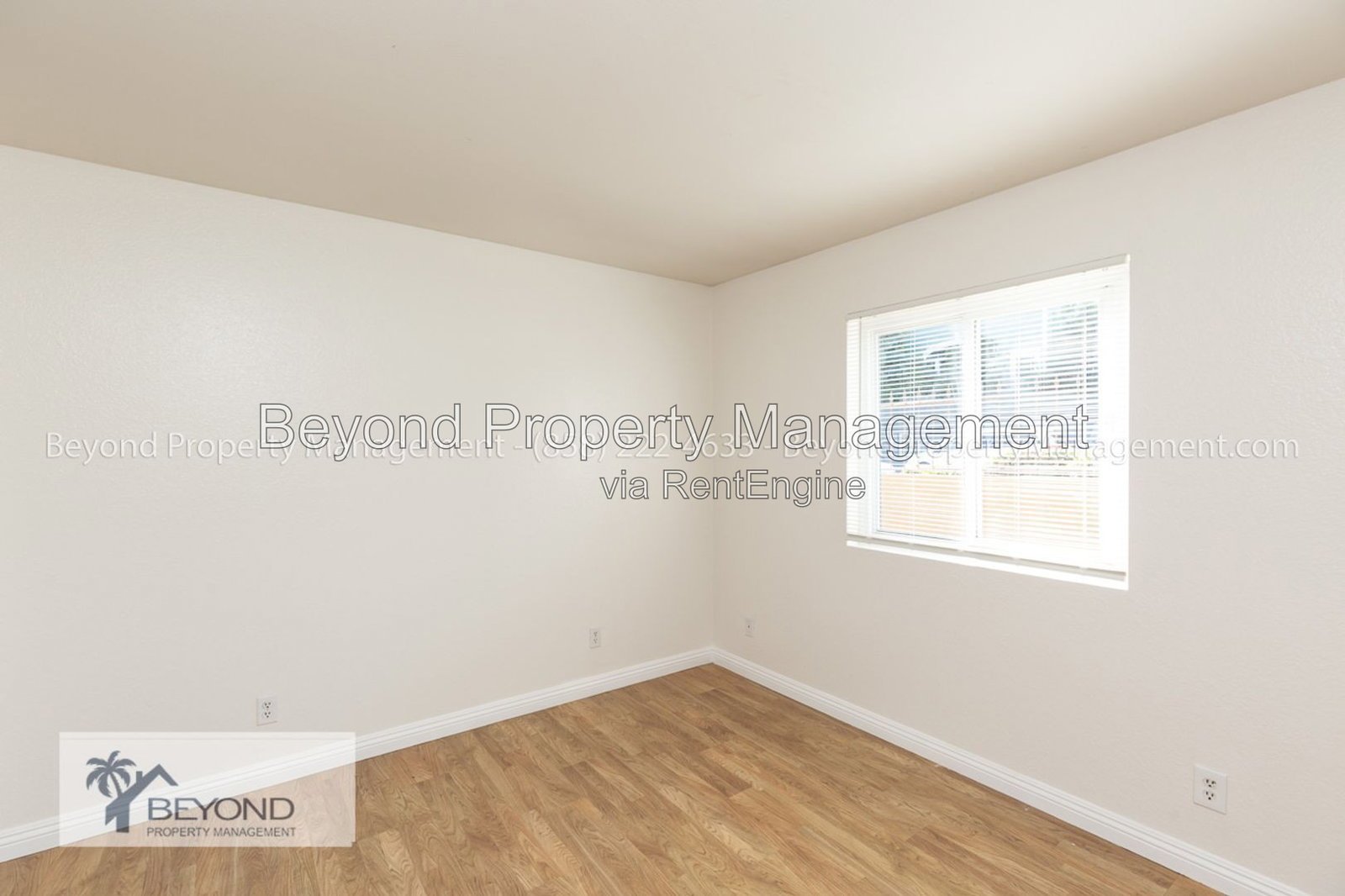 ***YOUR PERFECT DOWNTOWN 2 BED 2 BATH CONDO! MASTER BEDROOM ON GROUND FLOOR! CORNER UNIT! GATED COMMUNITY! ** property image