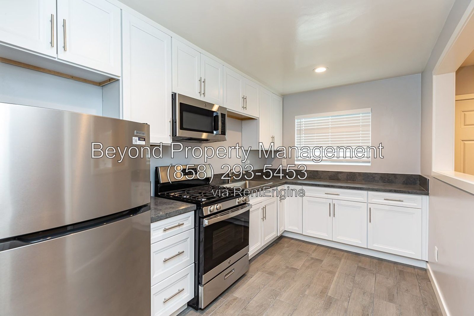 !!! 2 BLOCKS FROM OCEAN BEACH - UPSTAIRS 1 BED 1 BATH !!! WITH UPGRADED APPLIANCES!!! property image