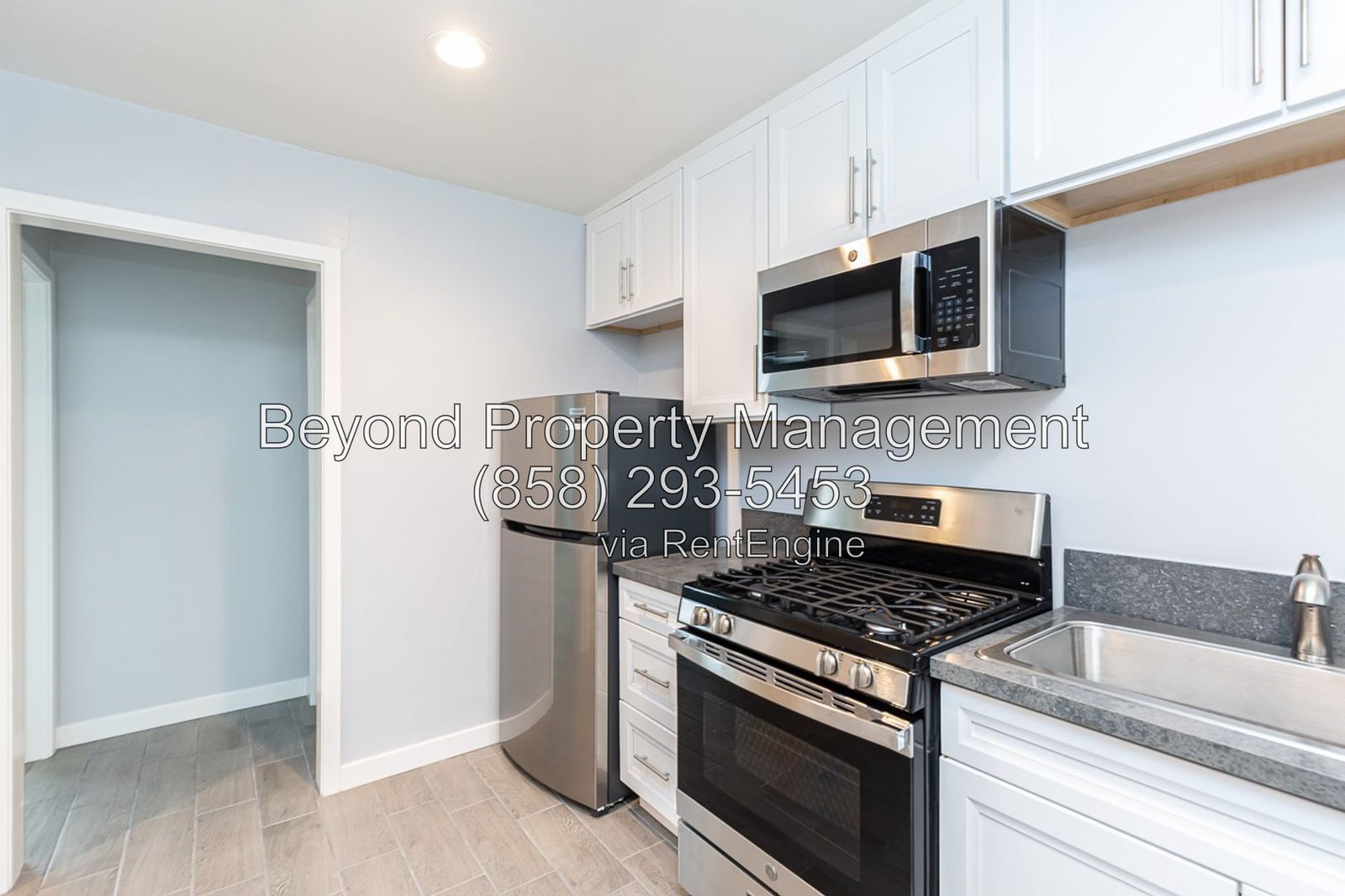 !!! 2 BLOCKS FROM OCEAN BEACH - UPSTAIRS 1 BED 1 BATH !!! WITH UPGRADED APPLIANCES!!! property image